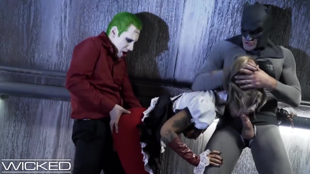 Тройничок с Тёмным Рыцарем и Кошкой