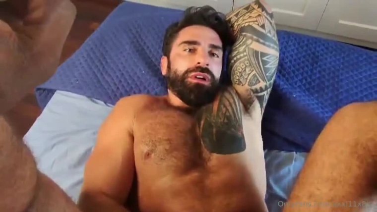 Ele não é só um rostinho bonito ele é guerreiro e resiliente